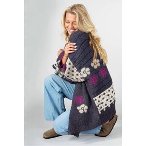 Natural Life Chunky Floral Cardigan